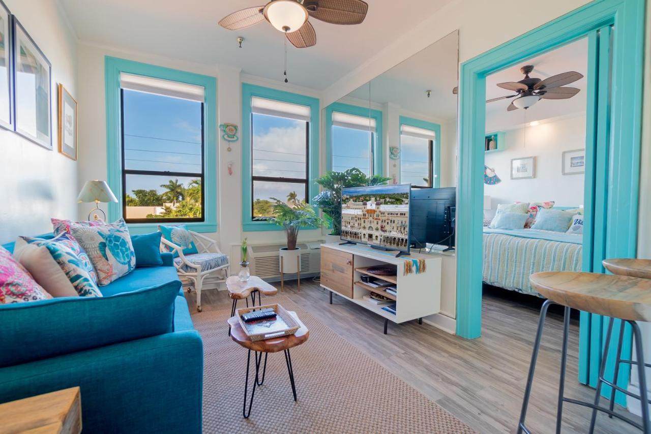 Palm Beach Island Condominiums Экстерьер фото