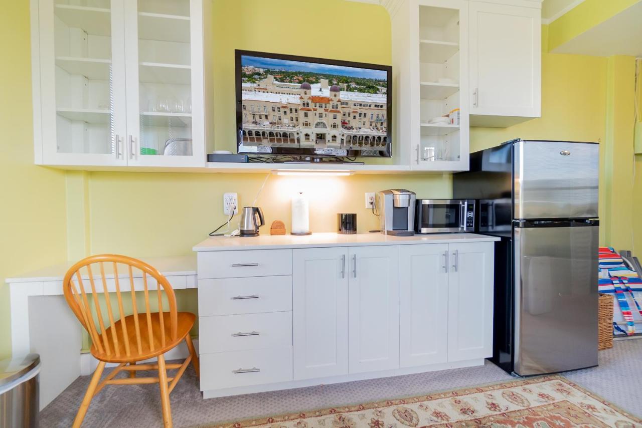 Palm Beach Island Condominiums Экстерьер фото