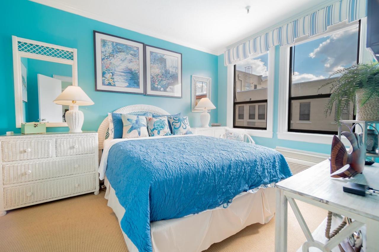 Palm Beach Island Condominiums Экстерьер фото
