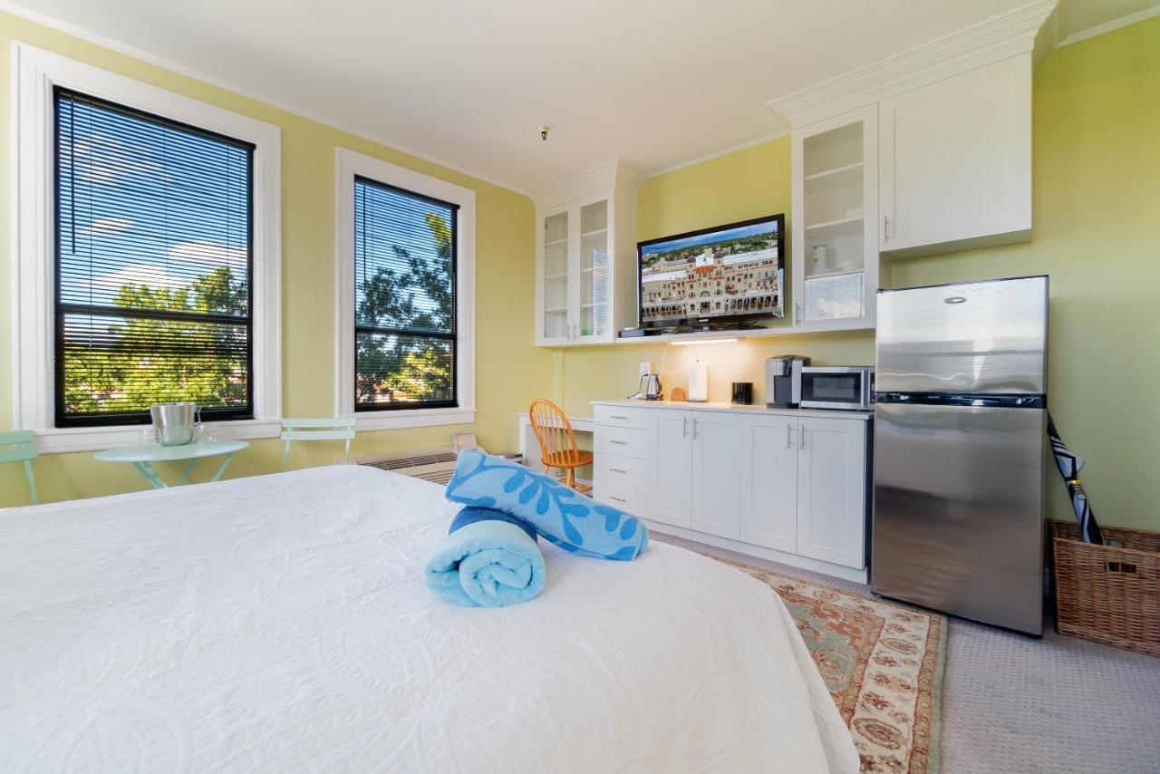 Palm Beach Island Condominiums Экстерьер фото