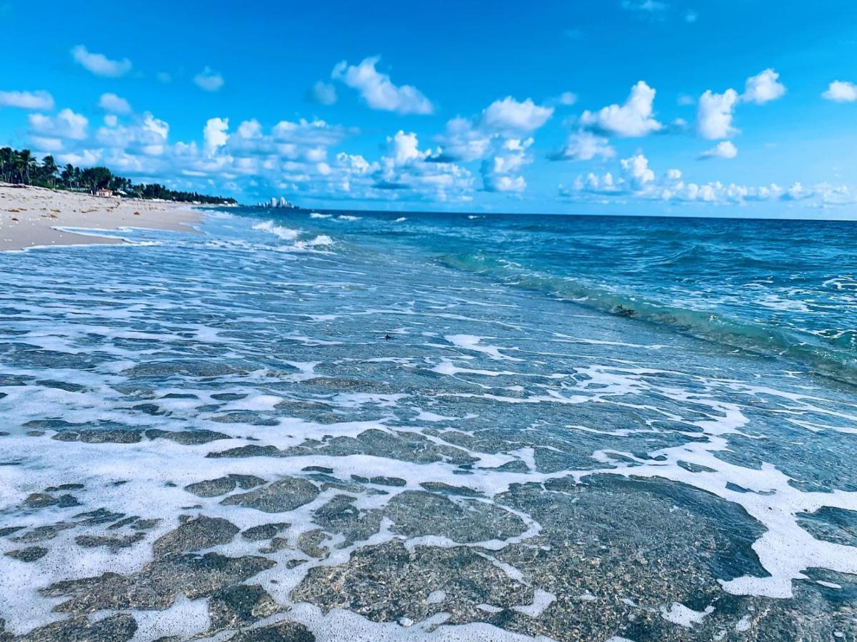Palm Beach Island Condominiums Экстерьер фото