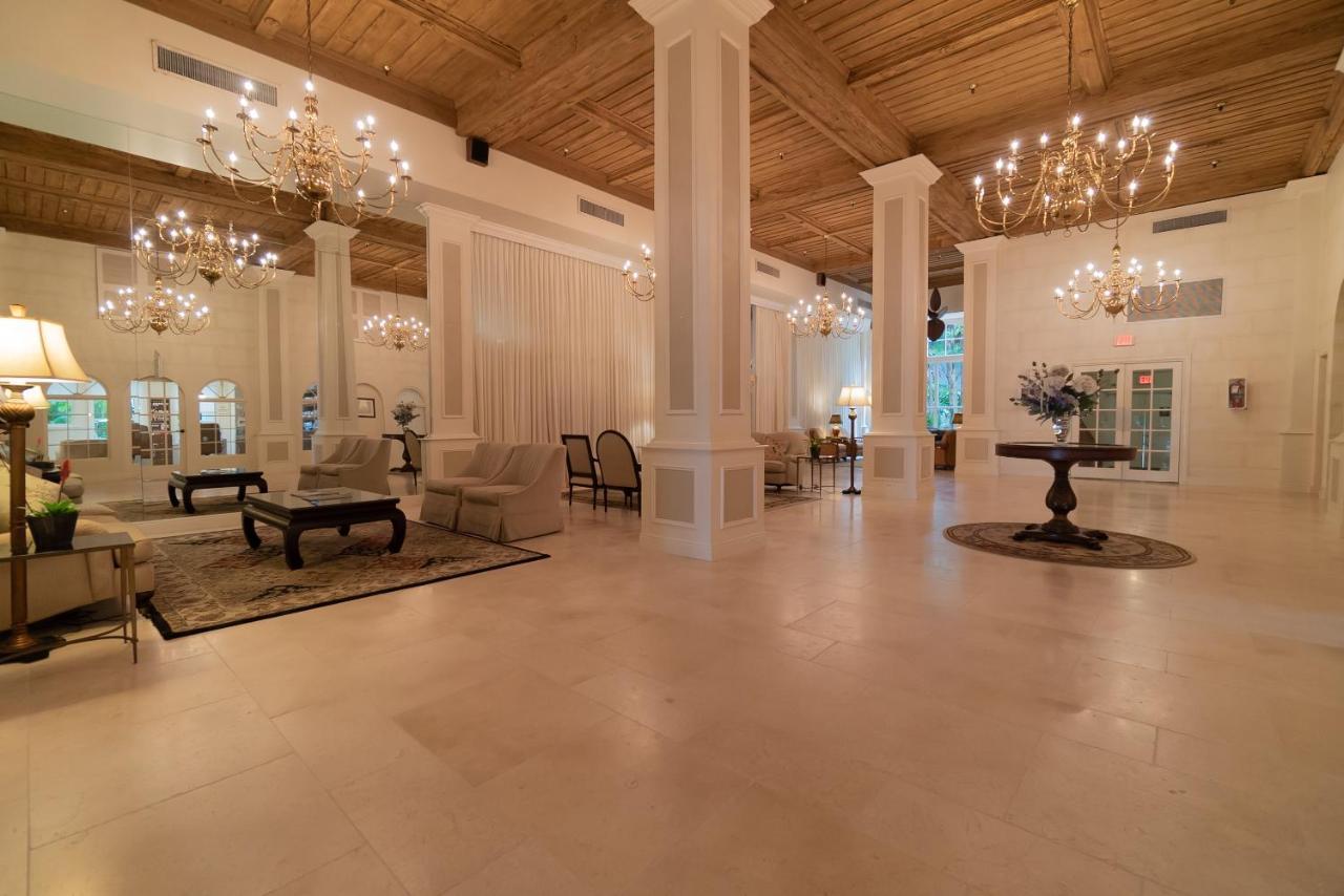 Palm Beach Island Condominiums Экстерьер фото