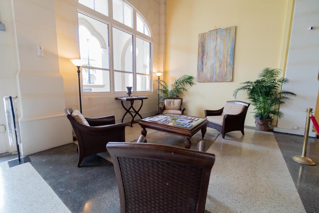 Palm Beach Island Condominiums Экстерьер фото