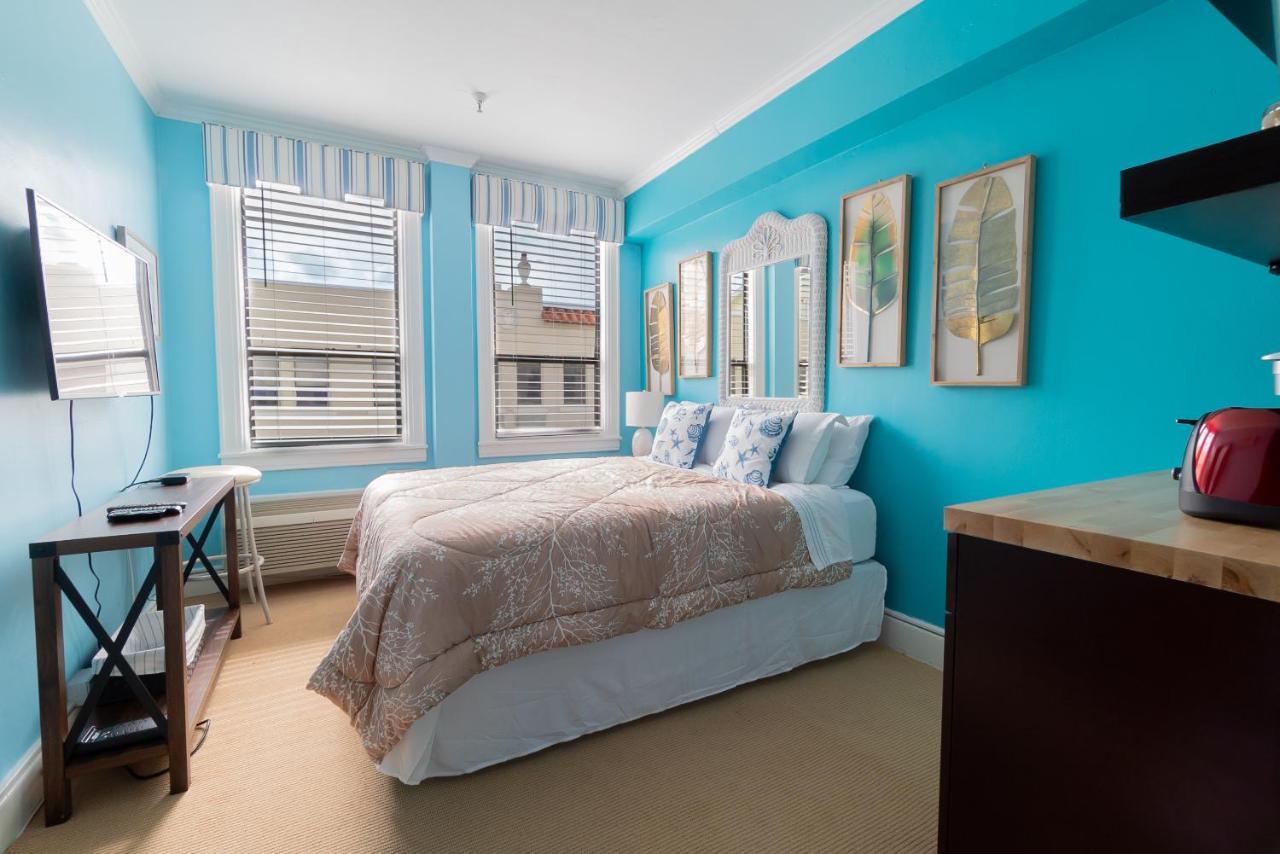 Palm Beach Island Condominiums Экстерьер фото